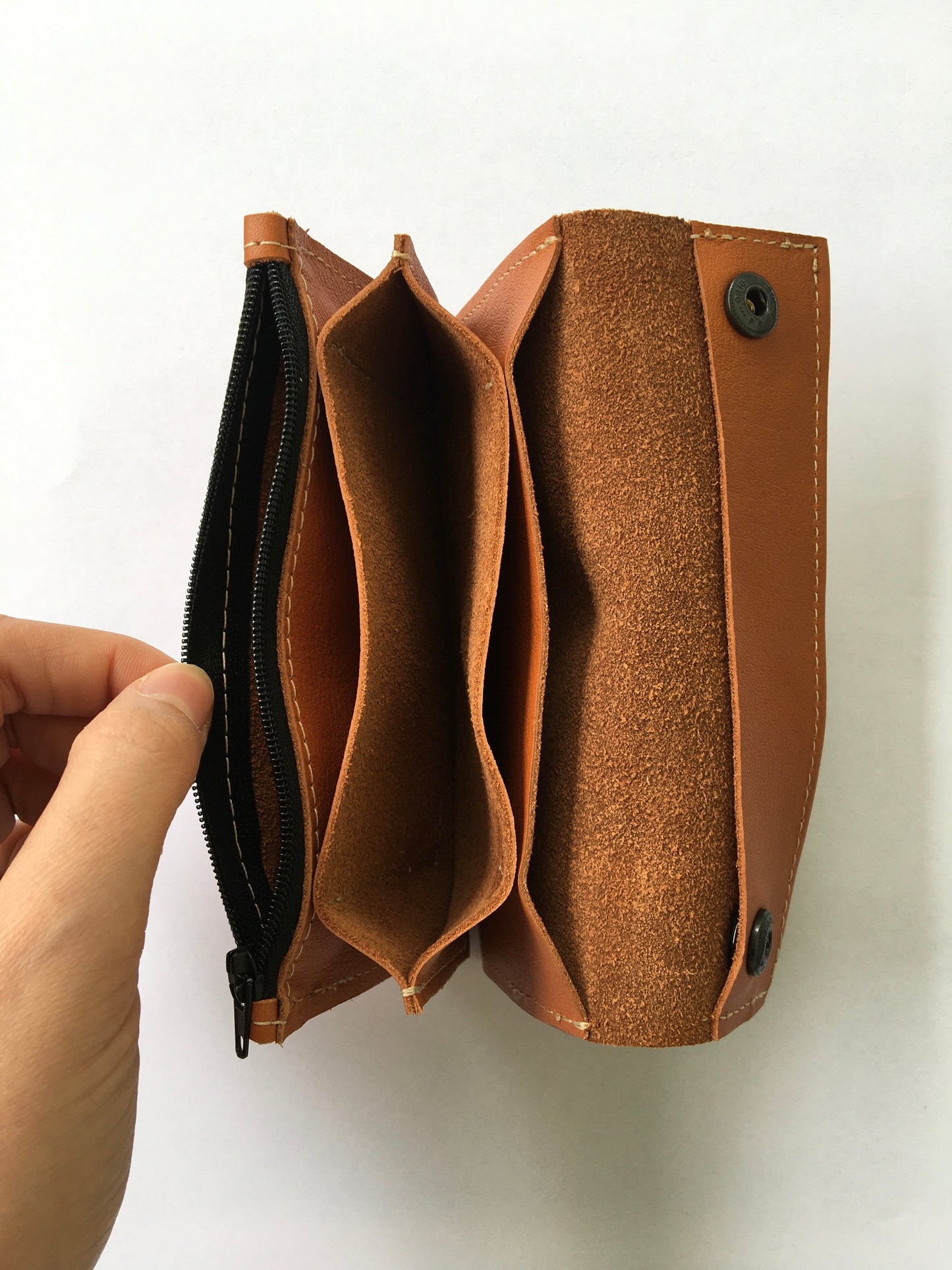 Upcycling wallet MIKA out of olive leather®