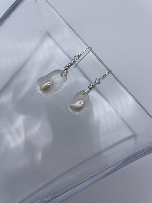 Fresh water pearls drop resin earrings