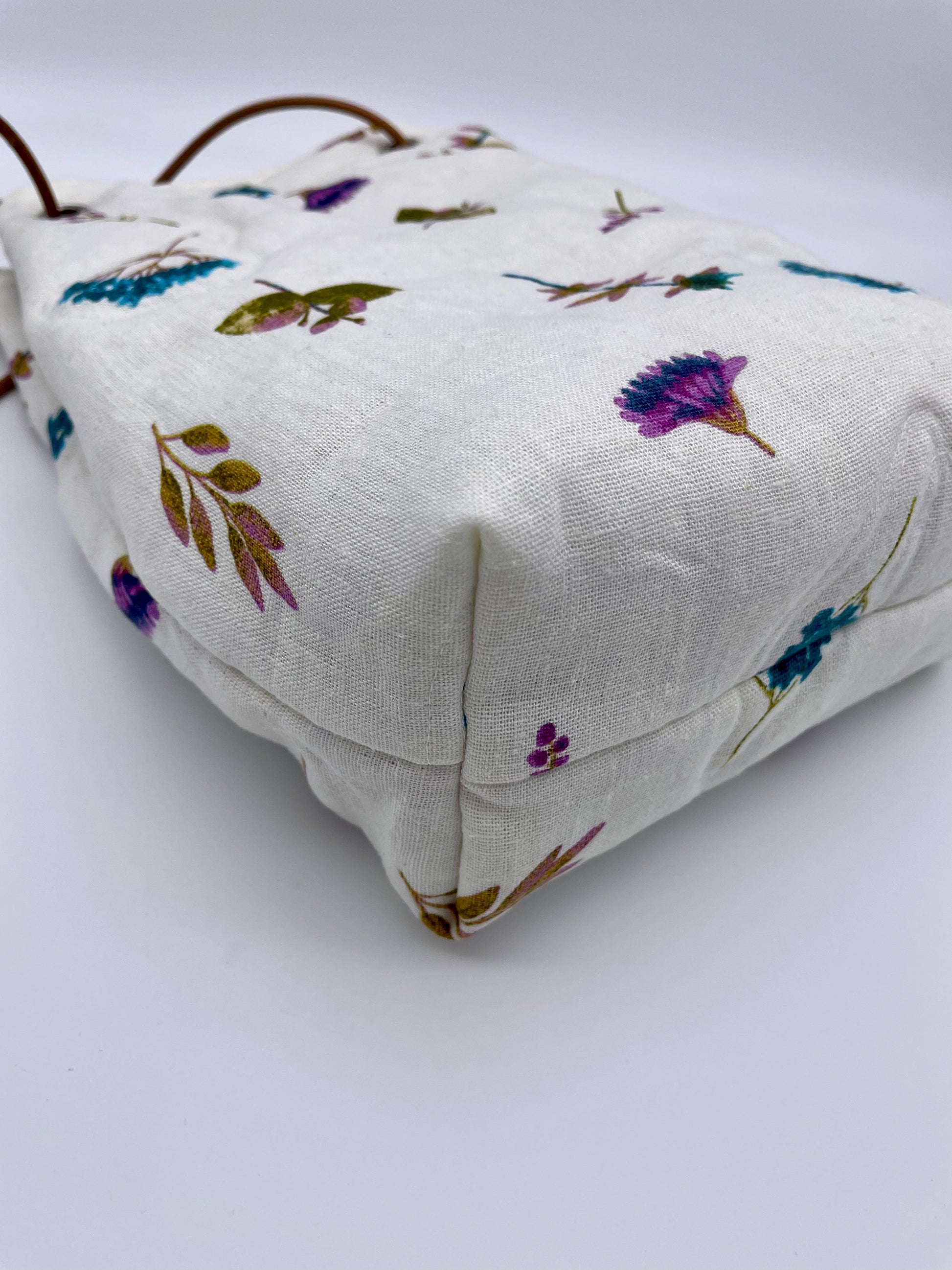upcycled upcycling fabric bag handmade flower padded white bottom