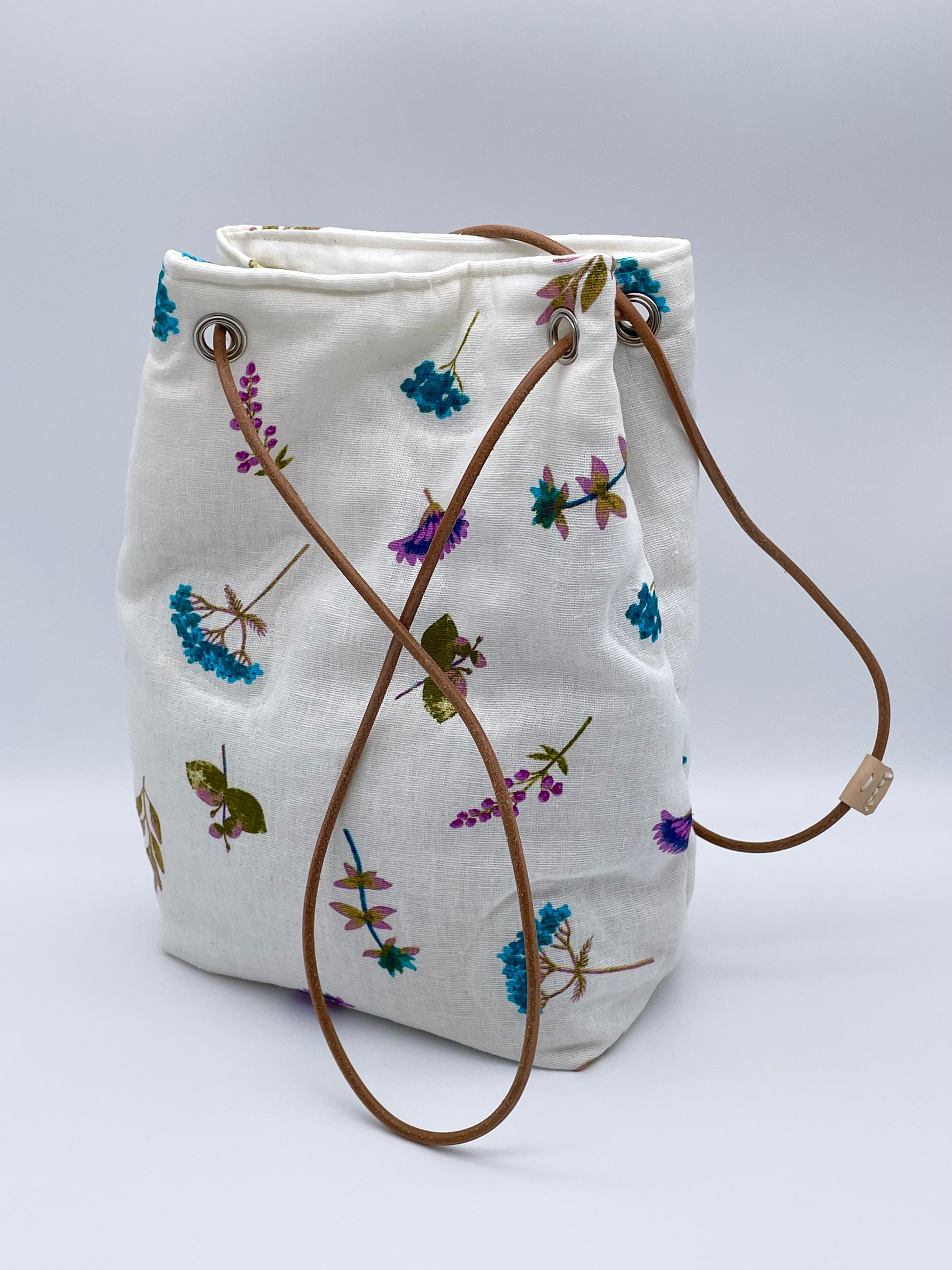 upcycled upcycling fabric bag handmade flower padded white