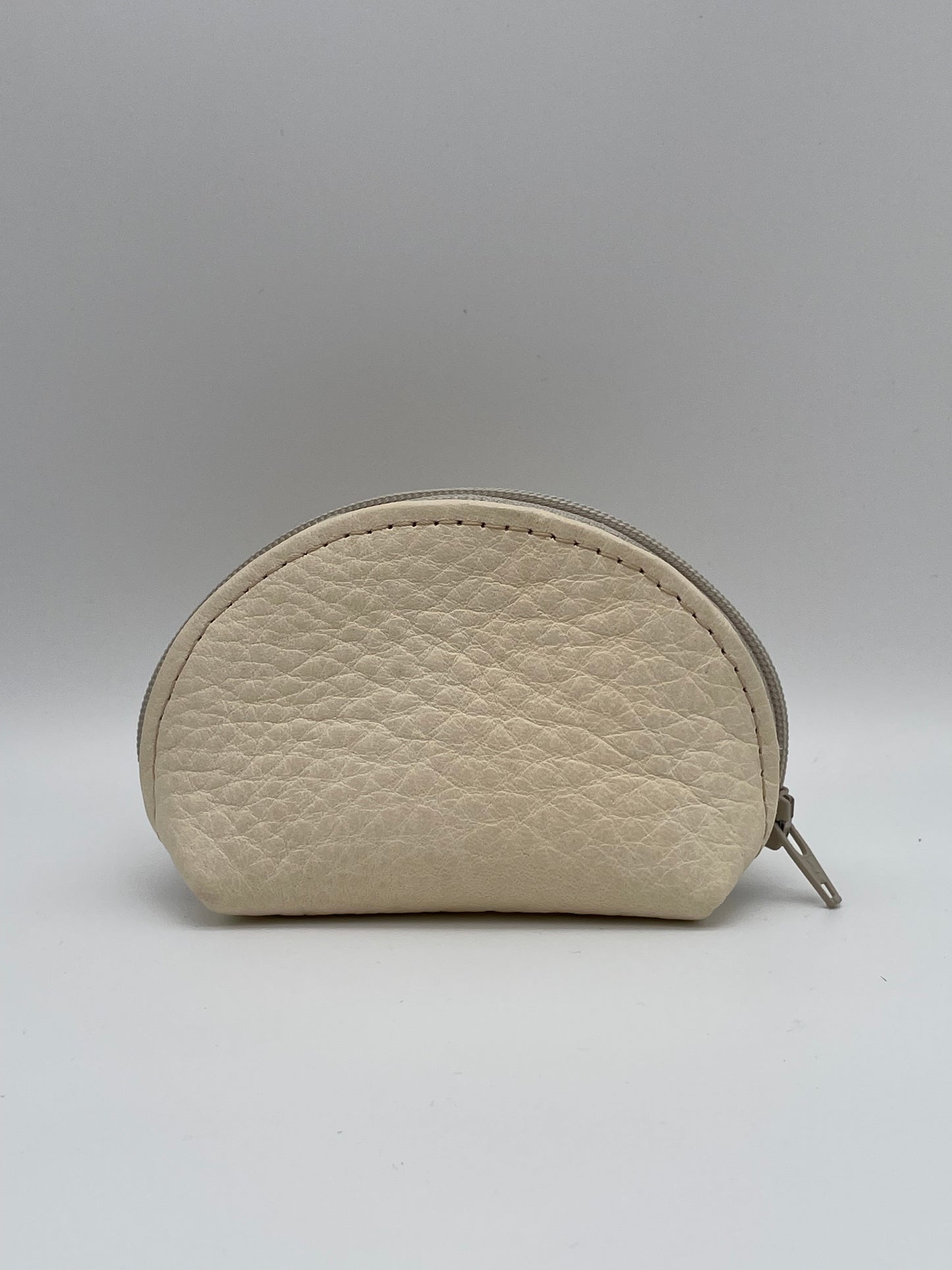 Upcycling cosmetic bag 'mini half moon' out of olive leather®