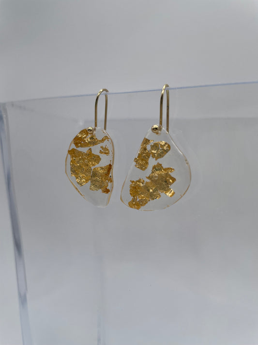 Soft shaped organic earrings - gold sparkeling