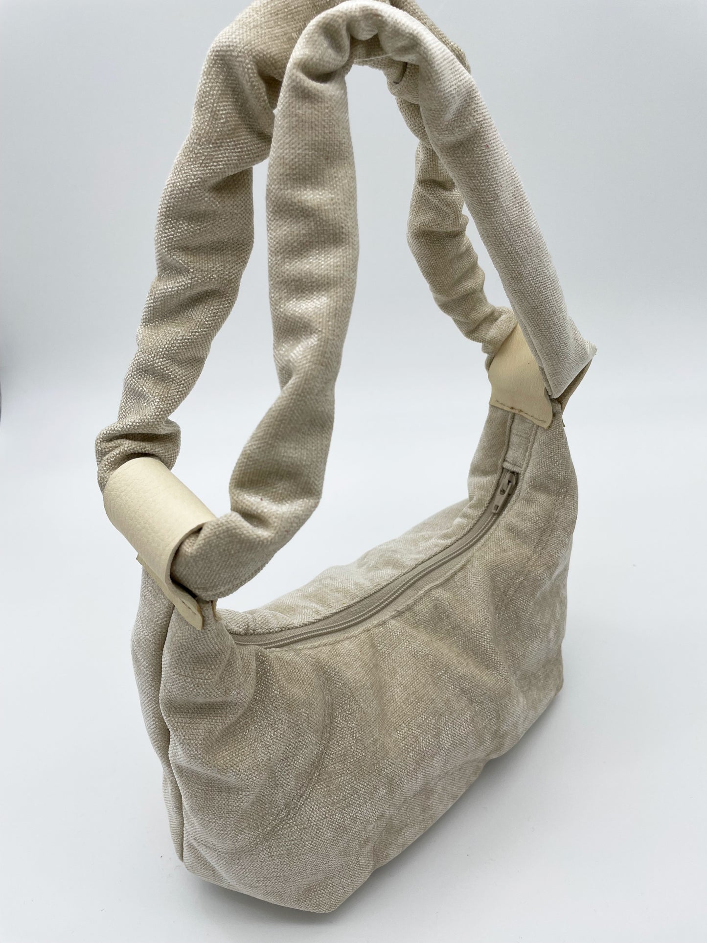 upcycling bag scrunched handle beige olive leather zipper handmade sculptural design