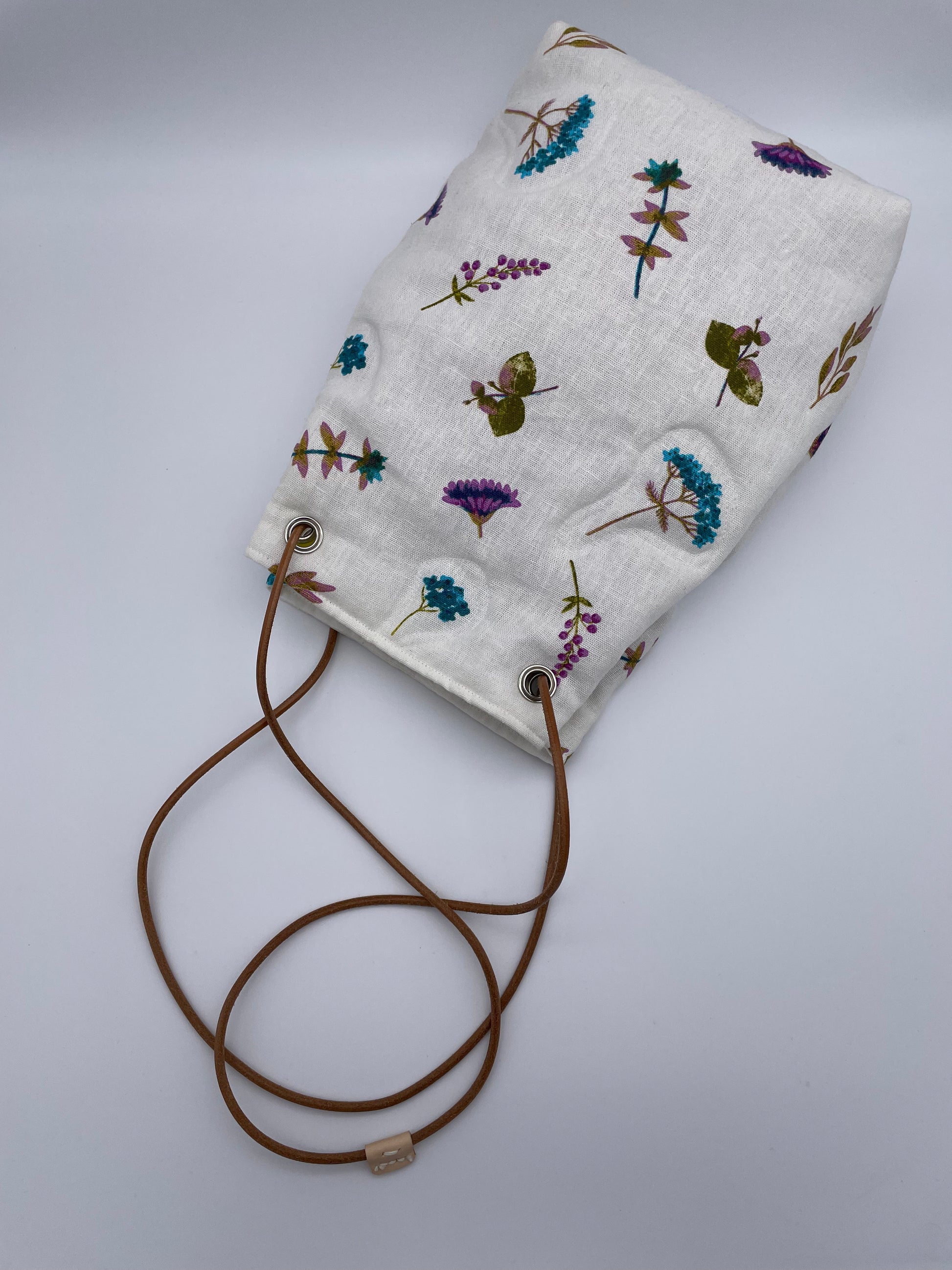 upcycled upcycling fabric bag handmade flower padded white